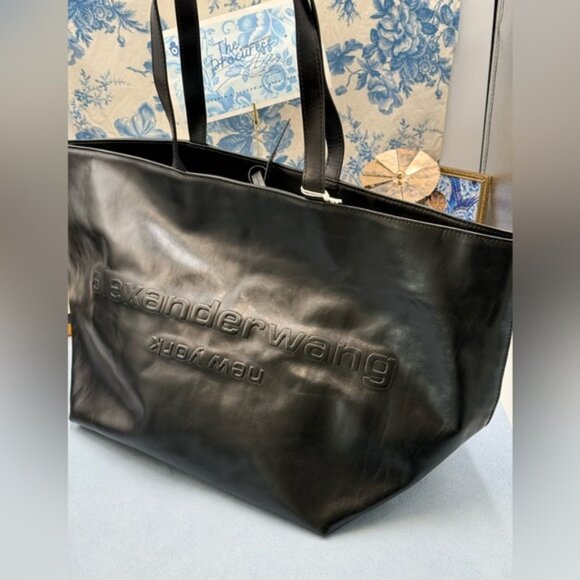 🆕 ALEXANDER WANG 🧿 NWOT Punch Crackle Leather Tote, Black Leather - AUTHENTIC - Picture 5 of 16